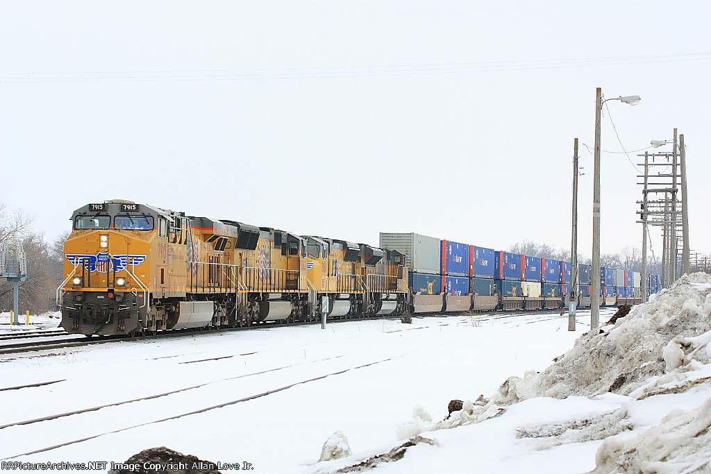UP 7915 east