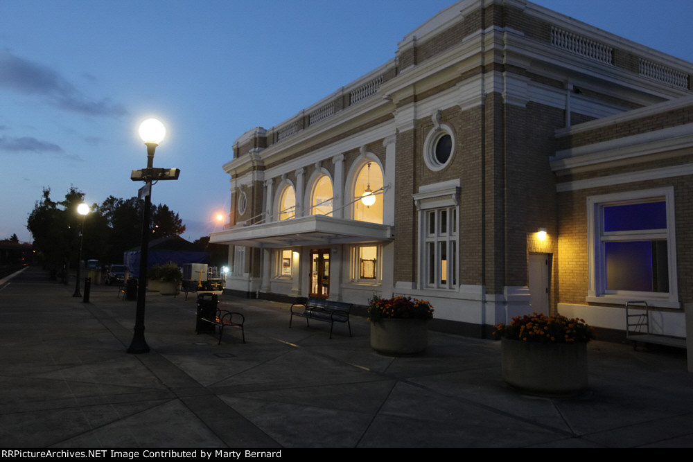 Early Morning at Salem Depot