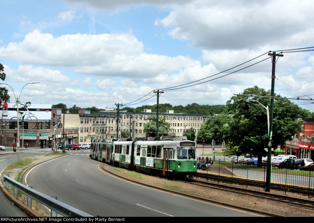 MBTA 3677A, Commonwealth at Warren