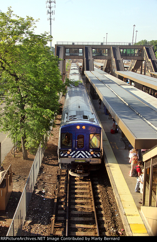 NB Metro North EMU