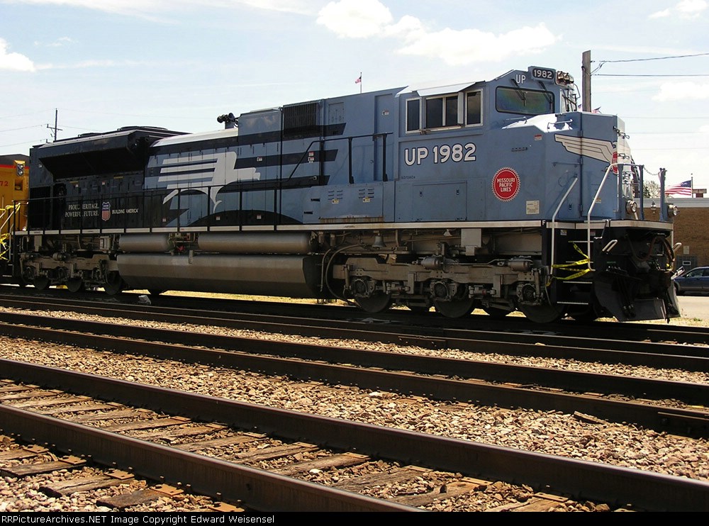 UP 1982 piddling sand @ Franklin Park RR Daze