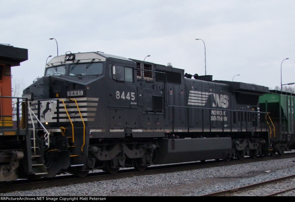 NS 8445