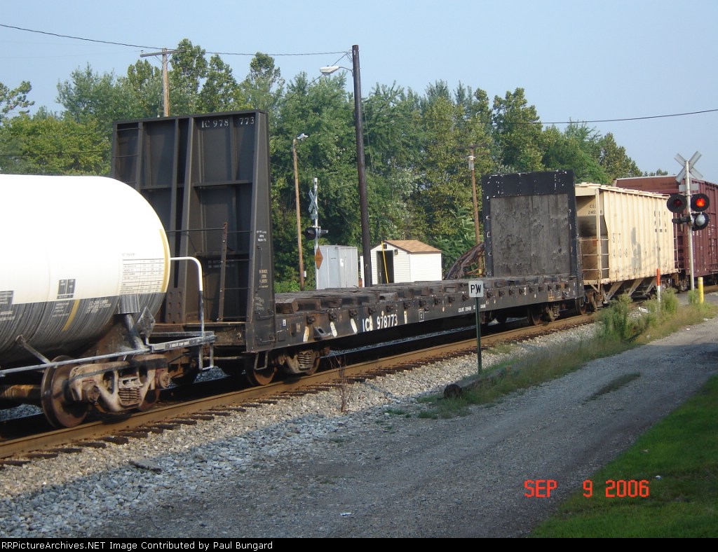 IC 978773  Bulkhead Flat   Sept 09, 2006