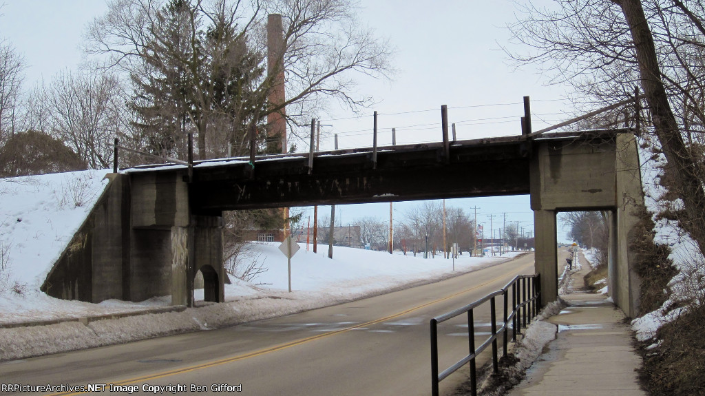 Old Milwaukee Road bridge now in use by Wisconsin & Southern RR