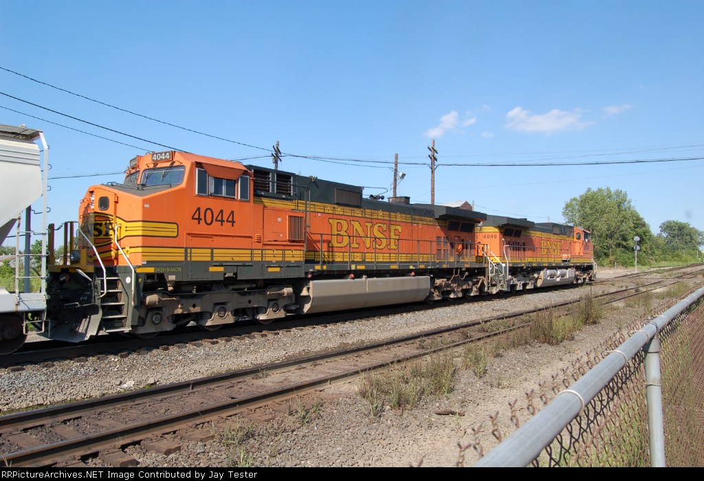 BNSF 4044