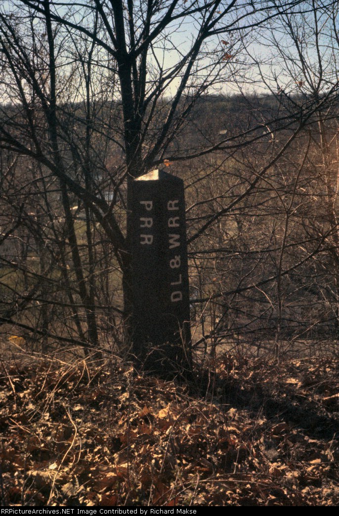 PRR/DL&W Division Post