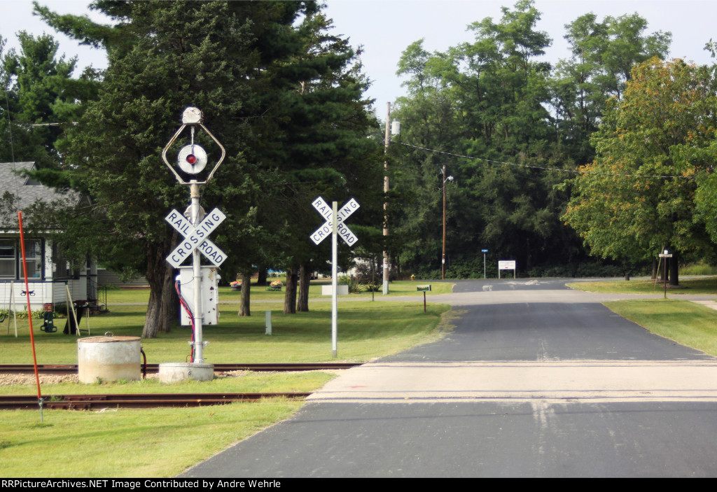 The lone wigwag on 6th Street