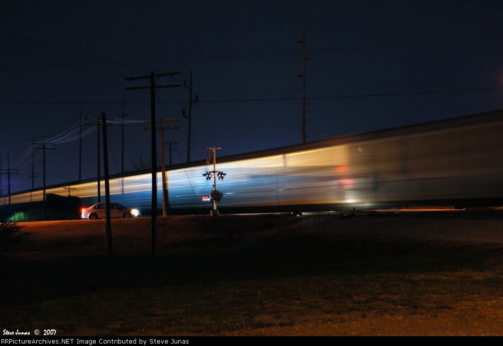 Traffic has to wait as Q215 Speeds through Memphis Junction Southbound