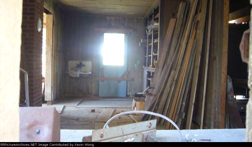 Interor of Port Murray station