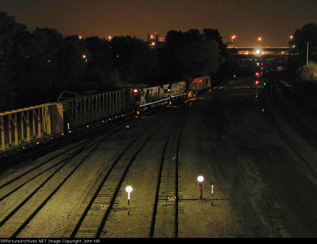 070917003 MNNR Raymond Ave Yard at night