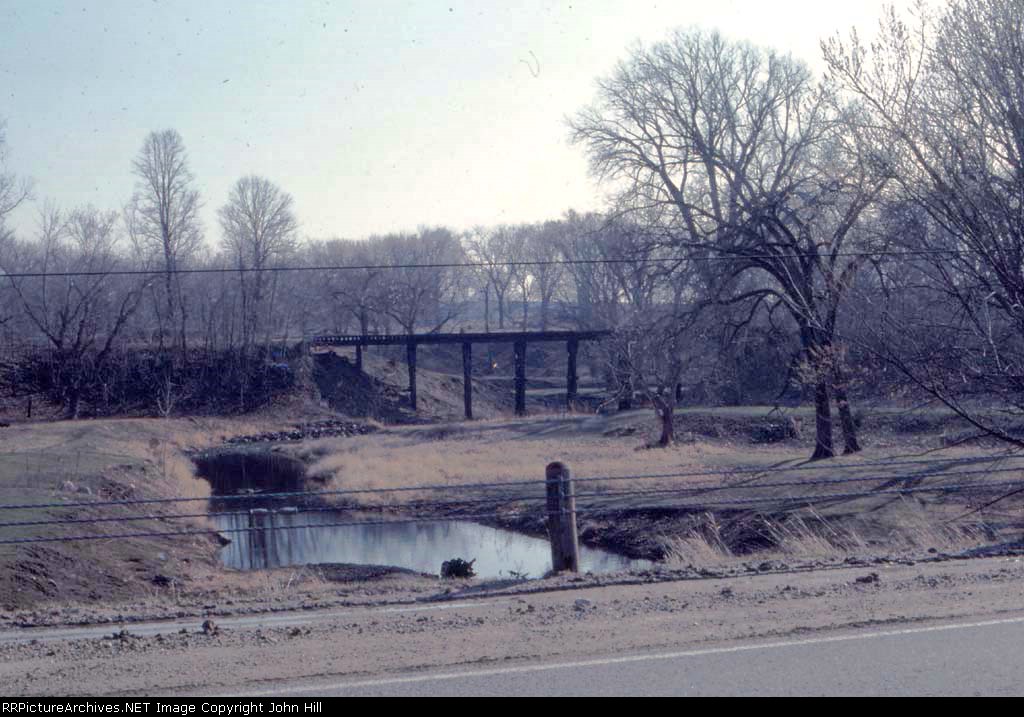 1041-22 I believe this is a MILW H&D trestle over Carver Creek between Carver & Cologne