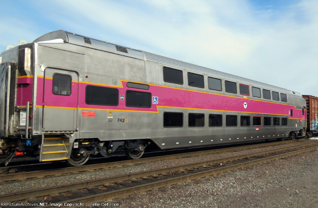 MBTA #742 on Pan Am Freight EDPO