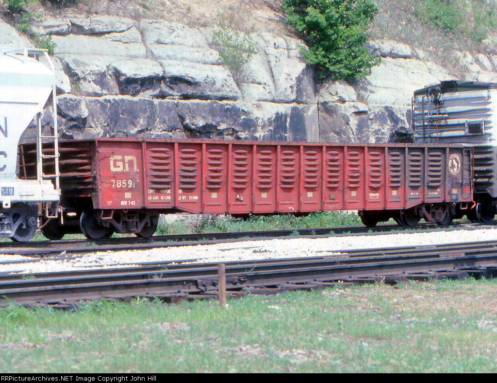 1009-13a GN 78591 at Hoffman Ave