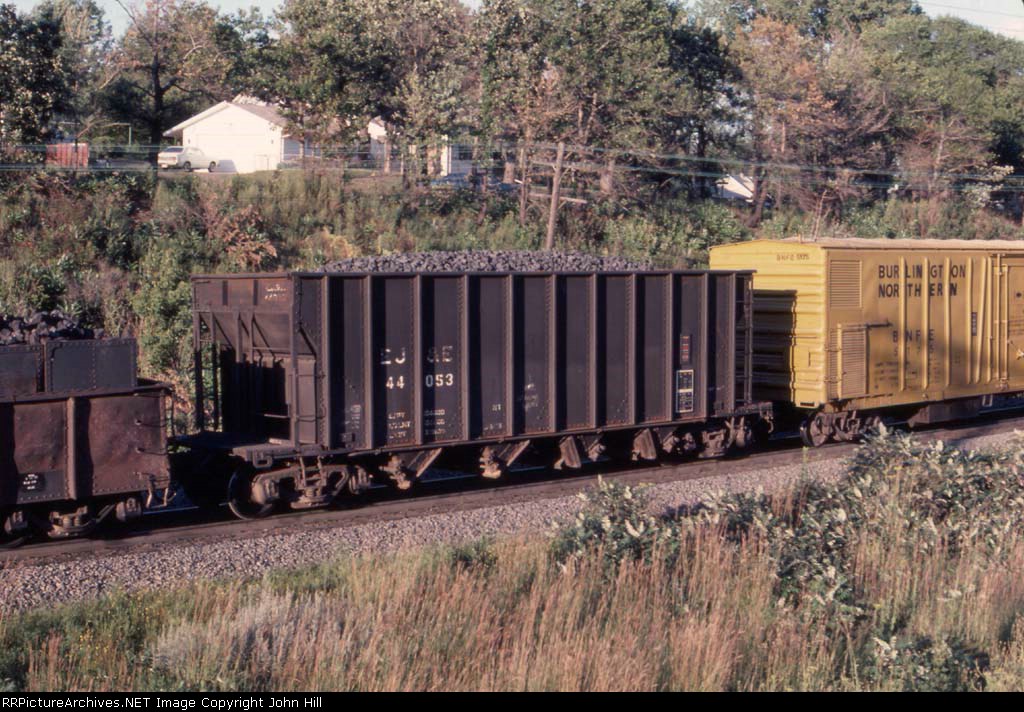 1078-21 EJE open hopper (ex-DMIR 11000-11247 "Q5" class) seen at BN Park Jct.