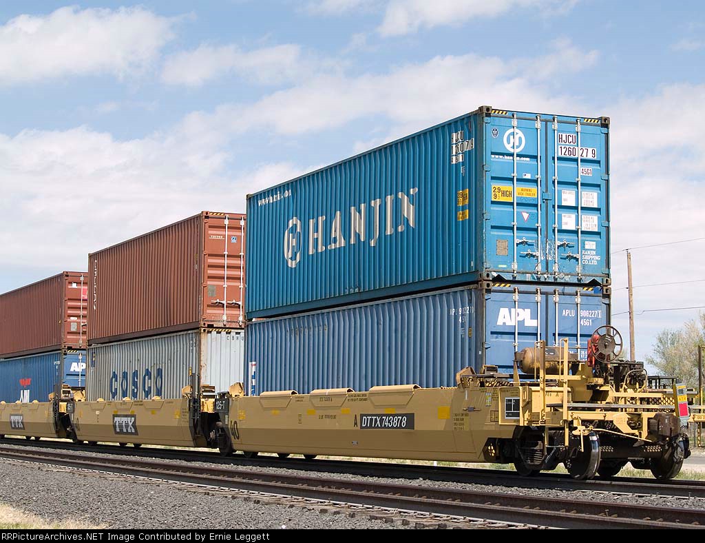 DTTX 743878 last car in WB intermodal at 11:43am