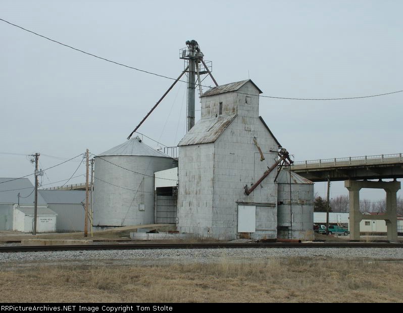 Henrietta MO grain ele