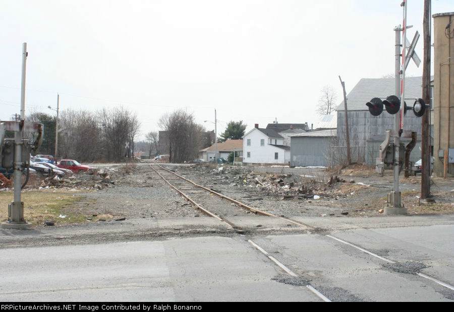 The old O&W "main" through town at Wickham Ave, now part of NS