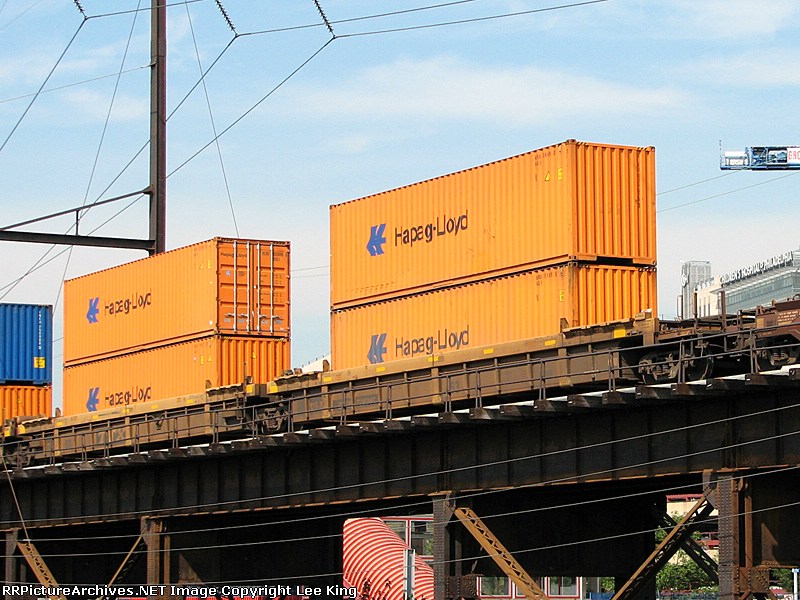 High Hapag-Lloyd Containers