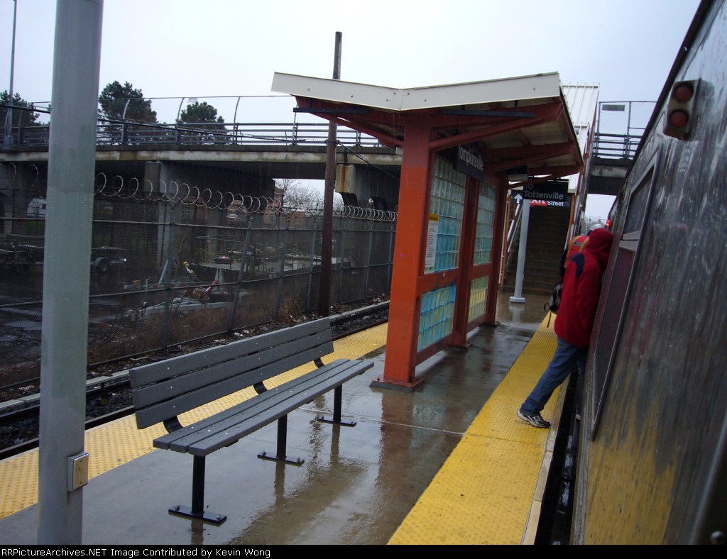 Tompkinsville station