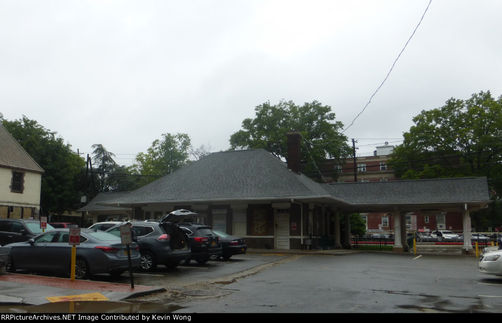 LIRR Kew Gardens Station