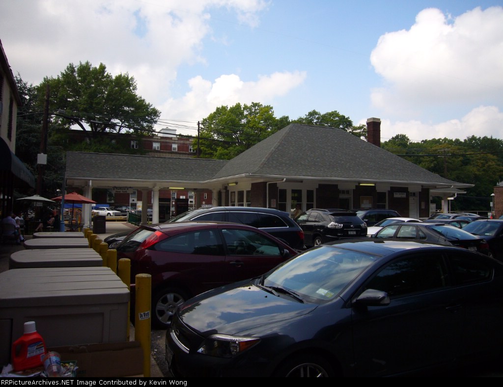LIRR Kew Gardens station