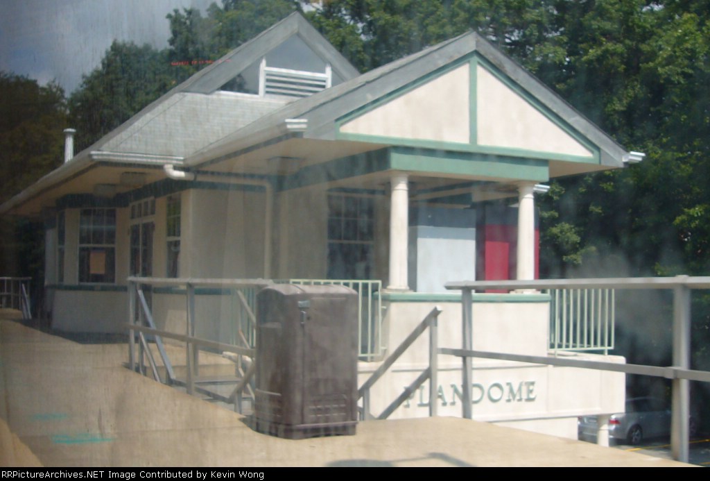 Plandome station