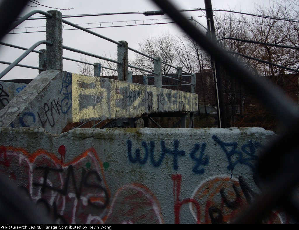 Pedestrian bridge to Fresh Pond station