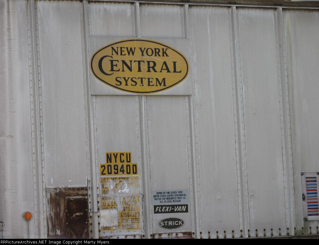 NYCU 209400 Logo Close-Up