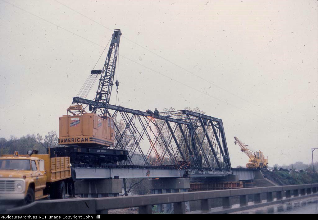 1120-31 CNW bridge reconstruction (somewhere east of Marshaltown?)