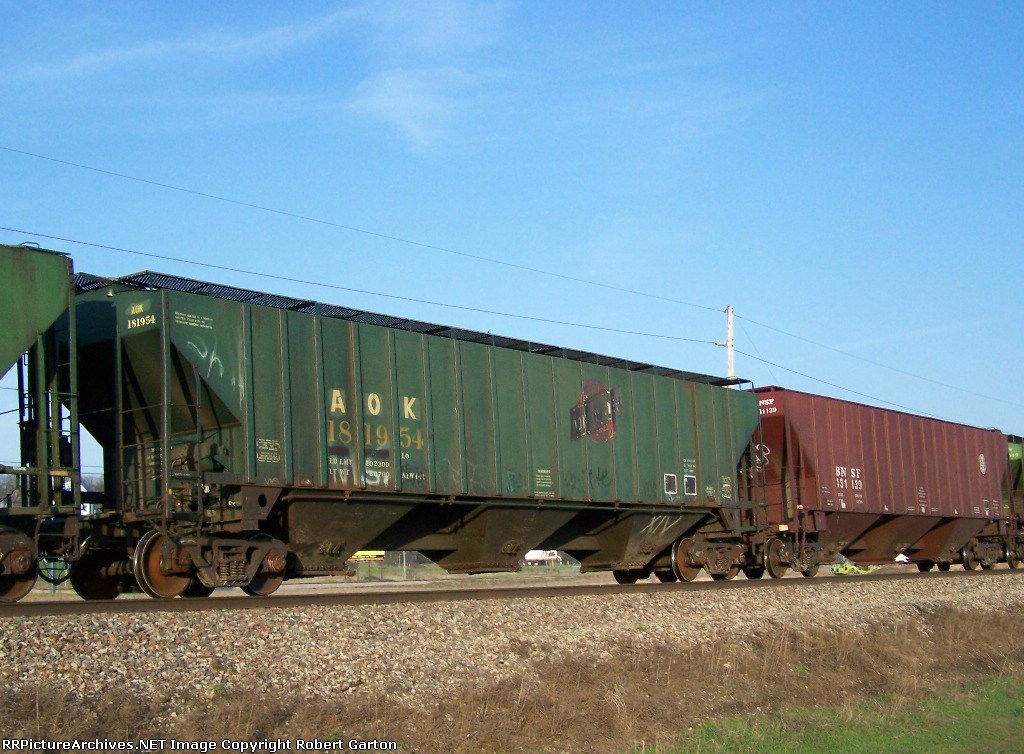 AOK 181954 (ex-C&NW) & BNSF 431139