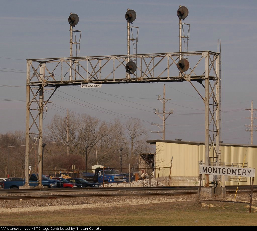 Eastbound West Montgomery signals