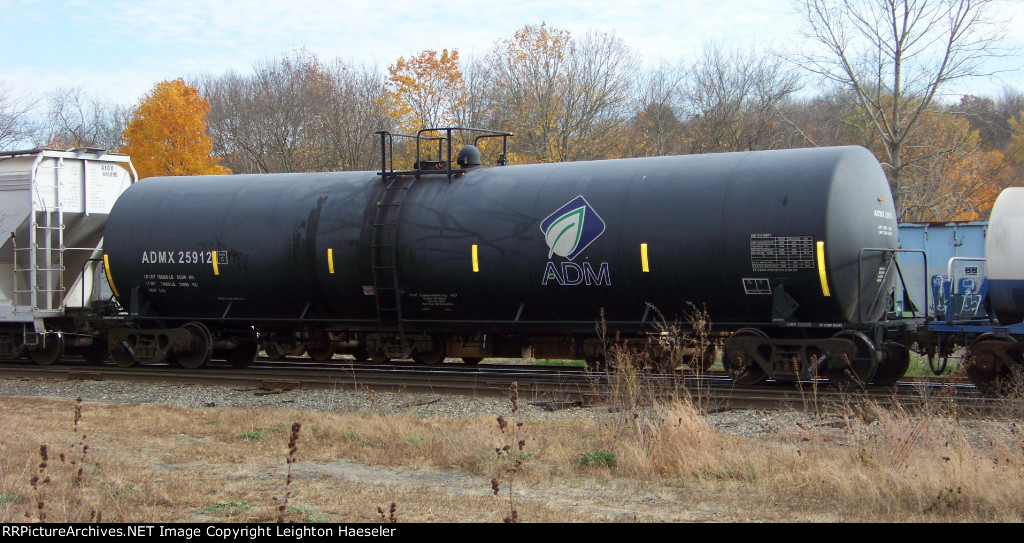 ADMX 25912 in ADM leaf logo paint