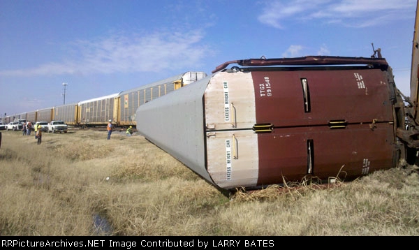 Conrail-UP G.M. Car Derailment 3