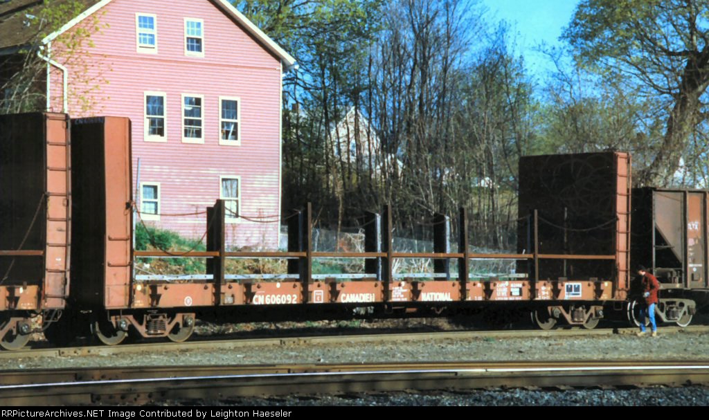 CN 606092 with trainman