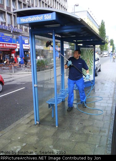 Cleaning Hauptbahnhof Sud Tram Stop