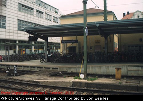 Regensburg Hbf, Cropped Version With Bikes, 