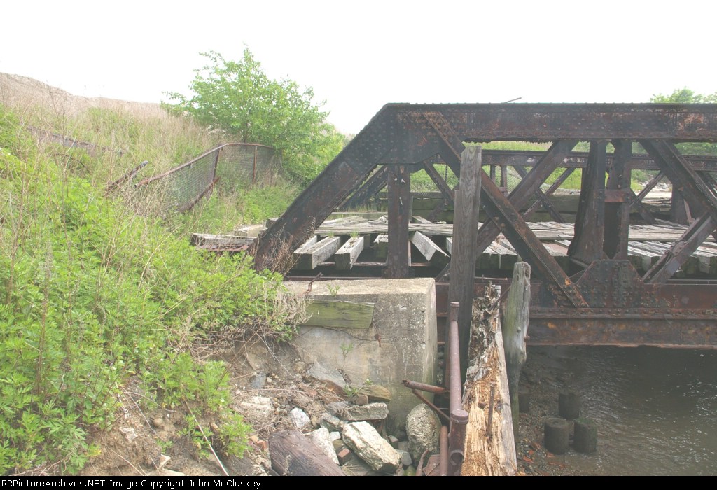BEDT pontoon type float bridge at their former Pidgeon Street facility
