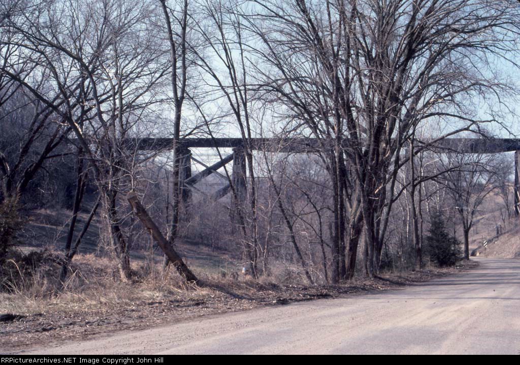 1041-12 MILW Carver bridge