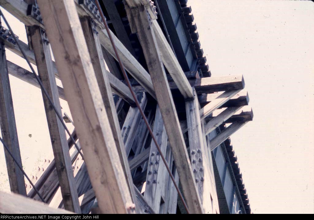 1045-20 MILW Carver bridge