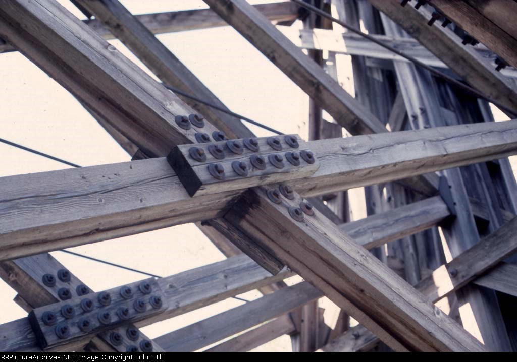 1045-21 MILW Carver bridge