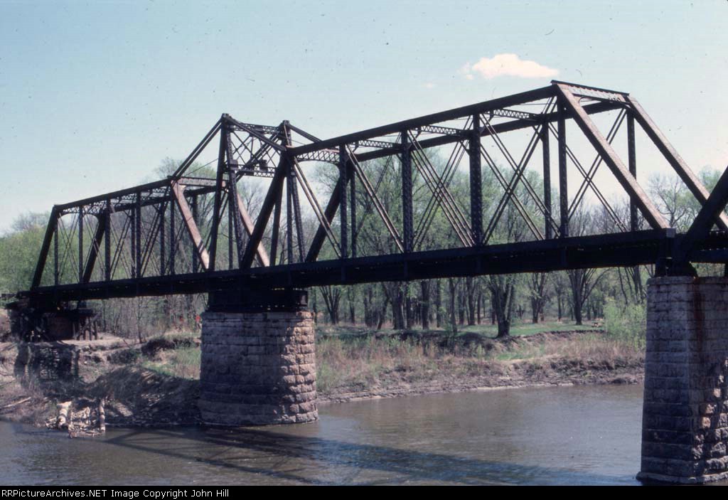 1044-19 MILW Chaska swing bridge across Minnesota River
