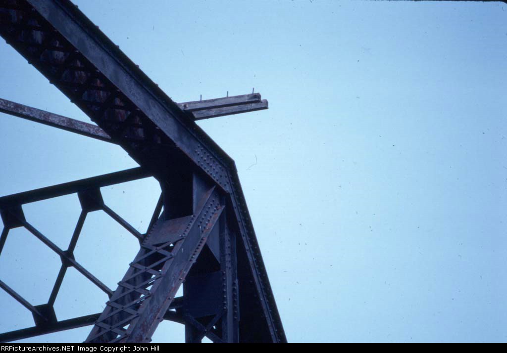 1044-33 MILW Chaska swing bridge across Minnesota River