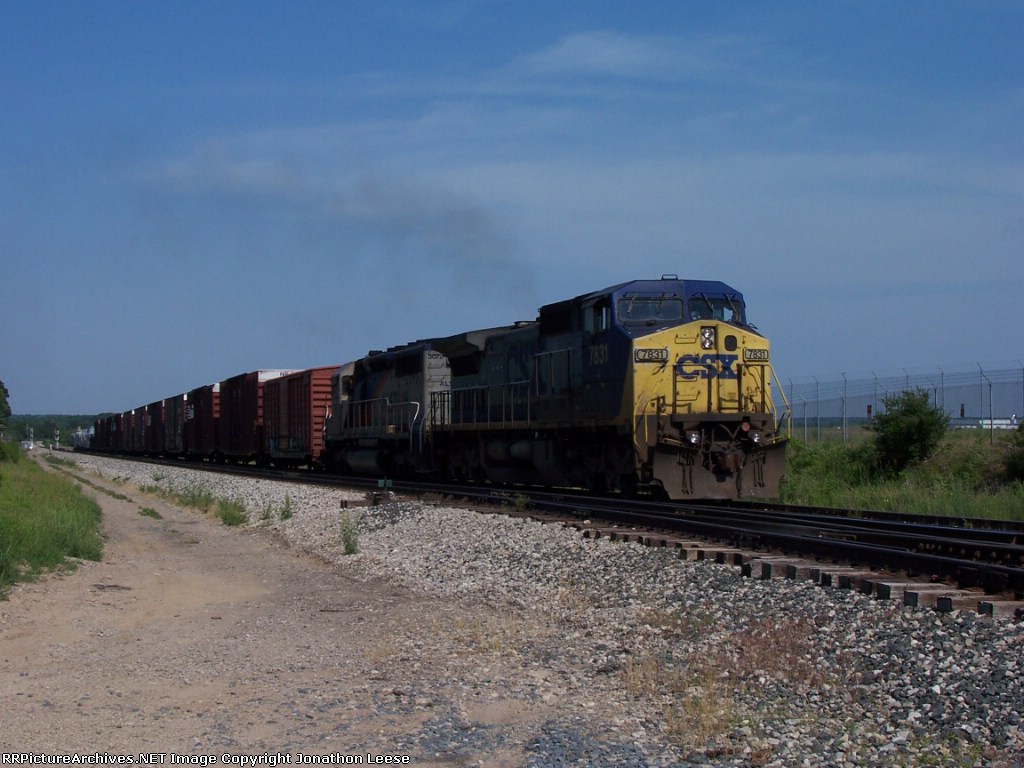 CSX 7831 & GCFX 3072 Lead Q327 Slowly Through The Siding To Run Around Q335