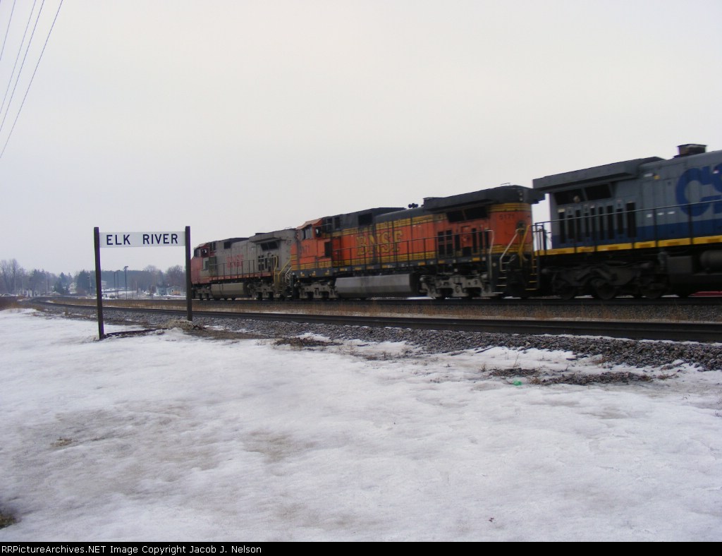 BNSF 717 and BNSF 5171