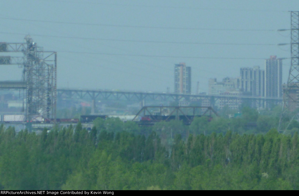 CN freight on Victoria Bridge