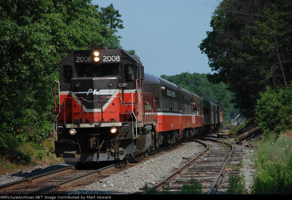 The P &W Zoo train at Martin Street.