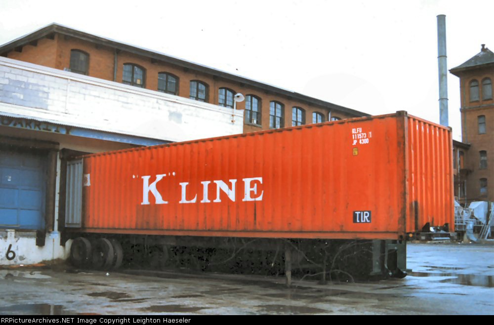 KLFU 111573 on FLXZ 406875