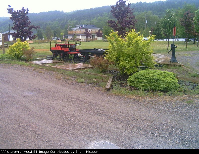 Speeder train in Gambo