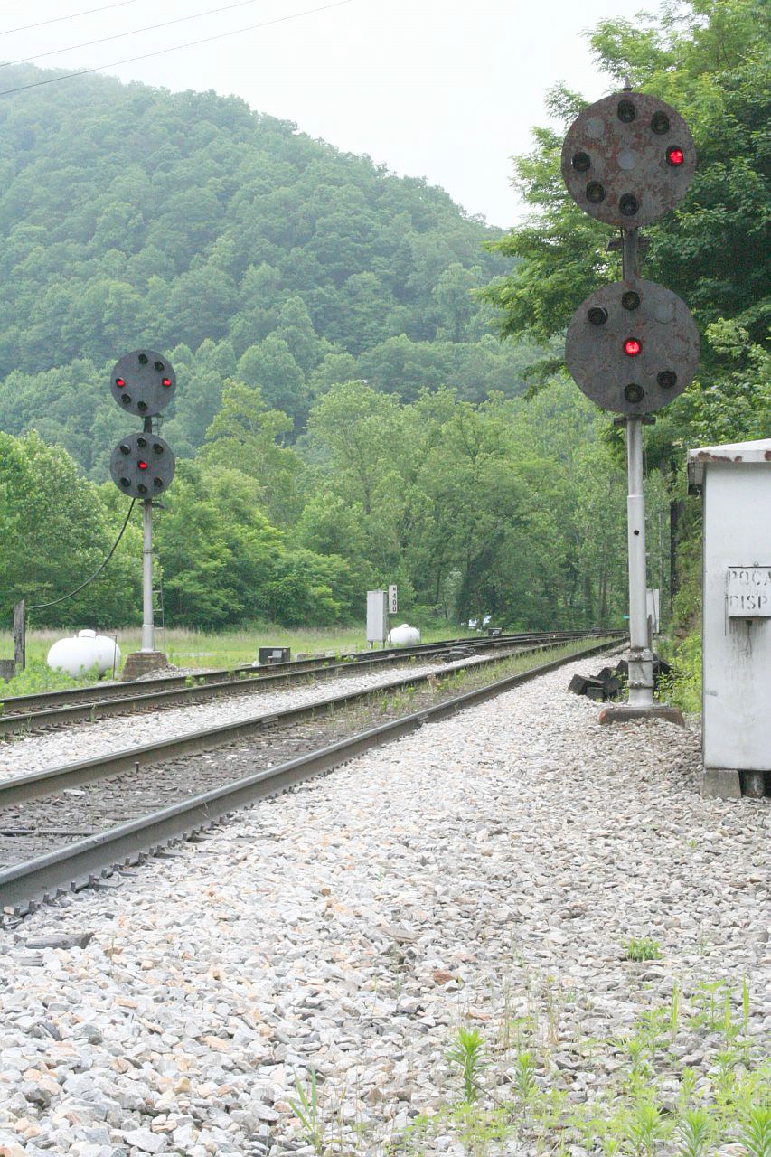 Signals for crossover on the east side of Hemphill tunnel #1