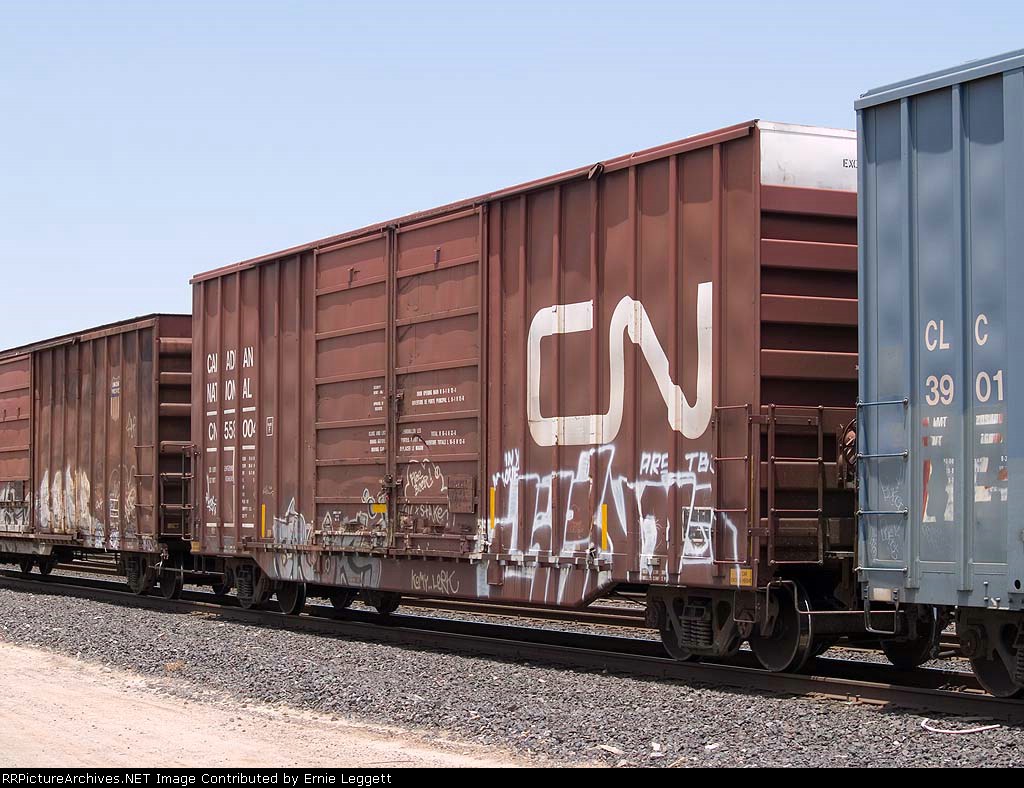 CN 558004 in YLP60 EB switching manifest at 1:16pm